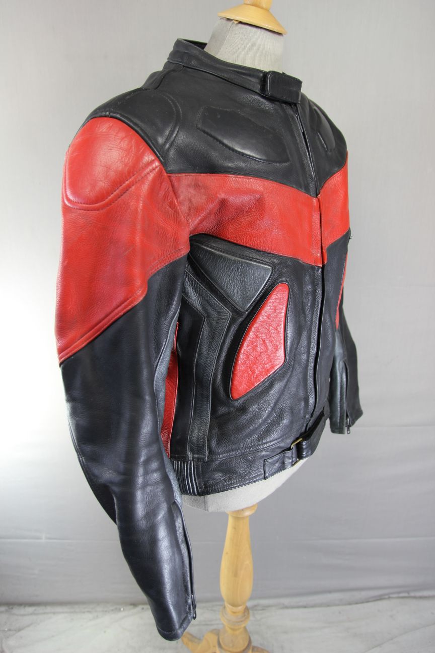 JTS BLACK, RED & SILVER LEATHER BIKER JACKET + PROTECTORS & THERMAL LINING 42 IN