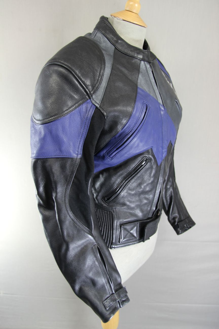 RICHA BLACK, BLUE & SILVER LEATHER BIKER JCKT + CE ARMOUR/THERMAL LINING: SIZE 8
