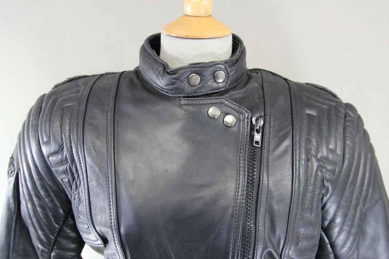 CLASSIC AKITO T-FORCE PLUS BLACK LEATHER BIKER JACKET WITH CE ARMOUR: SIZE 12
