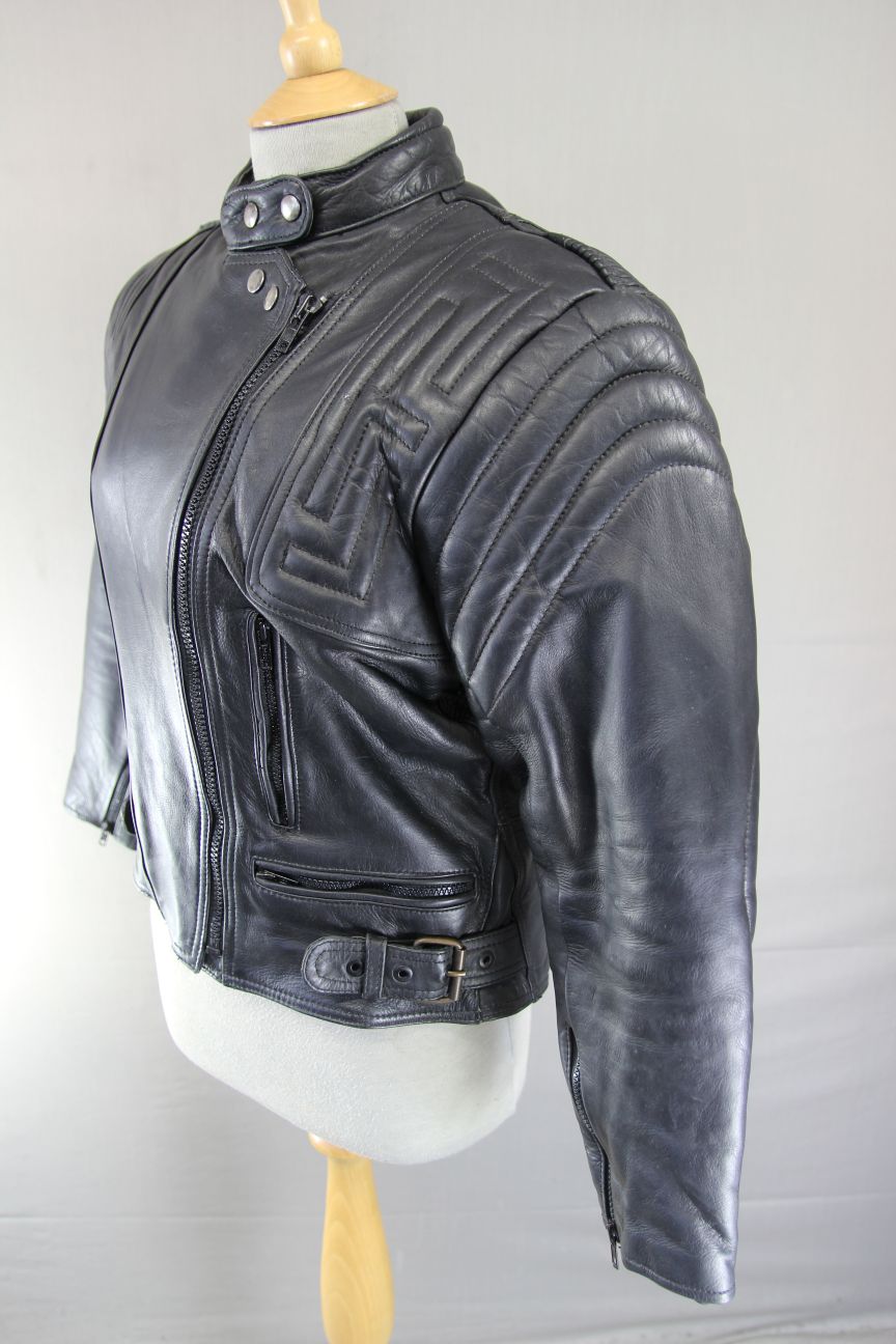 CLASSIC AKITO T-FORCE PLUS BLACK LEATHER BIKER JACKET WITH CE ARMOUR: SIZE 12