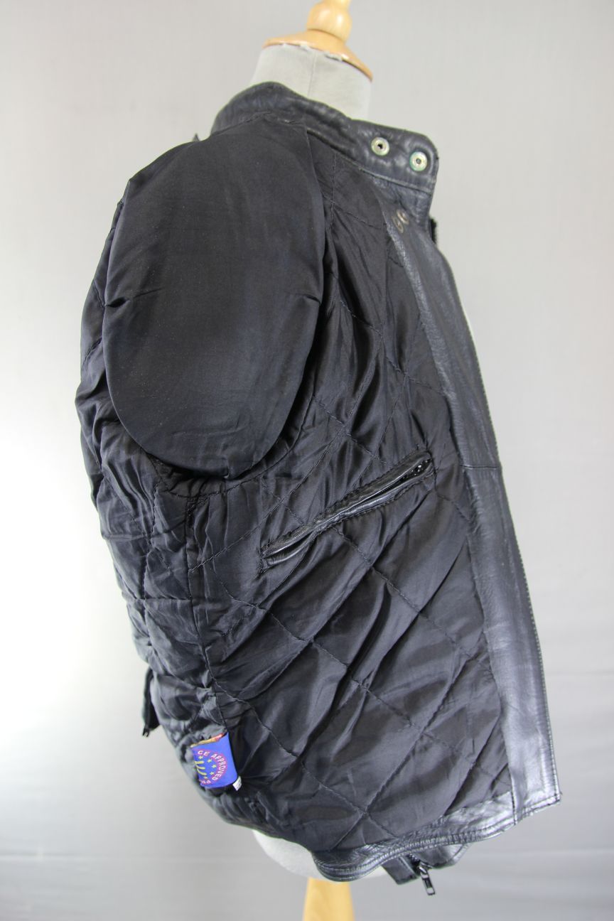 CLASSIC AKITO T-FORCE PLUS BLACK LEATHER BIKER JACKET WITH CE ARMOUR: SIZE 12