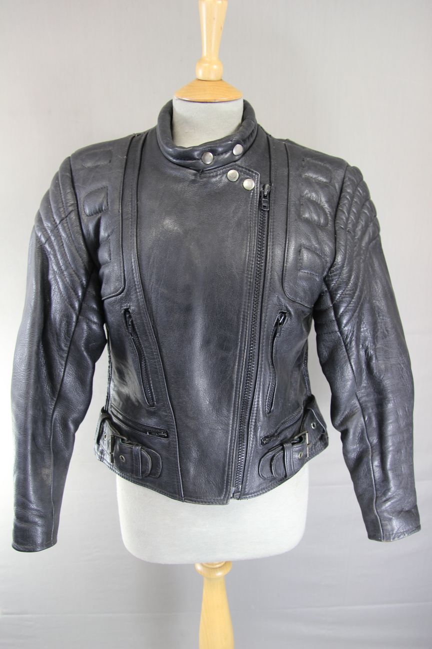 CLASSIC J&S LEATHERS BLACK BIKER JACKET: SIZE 10/34 INCH CHEST