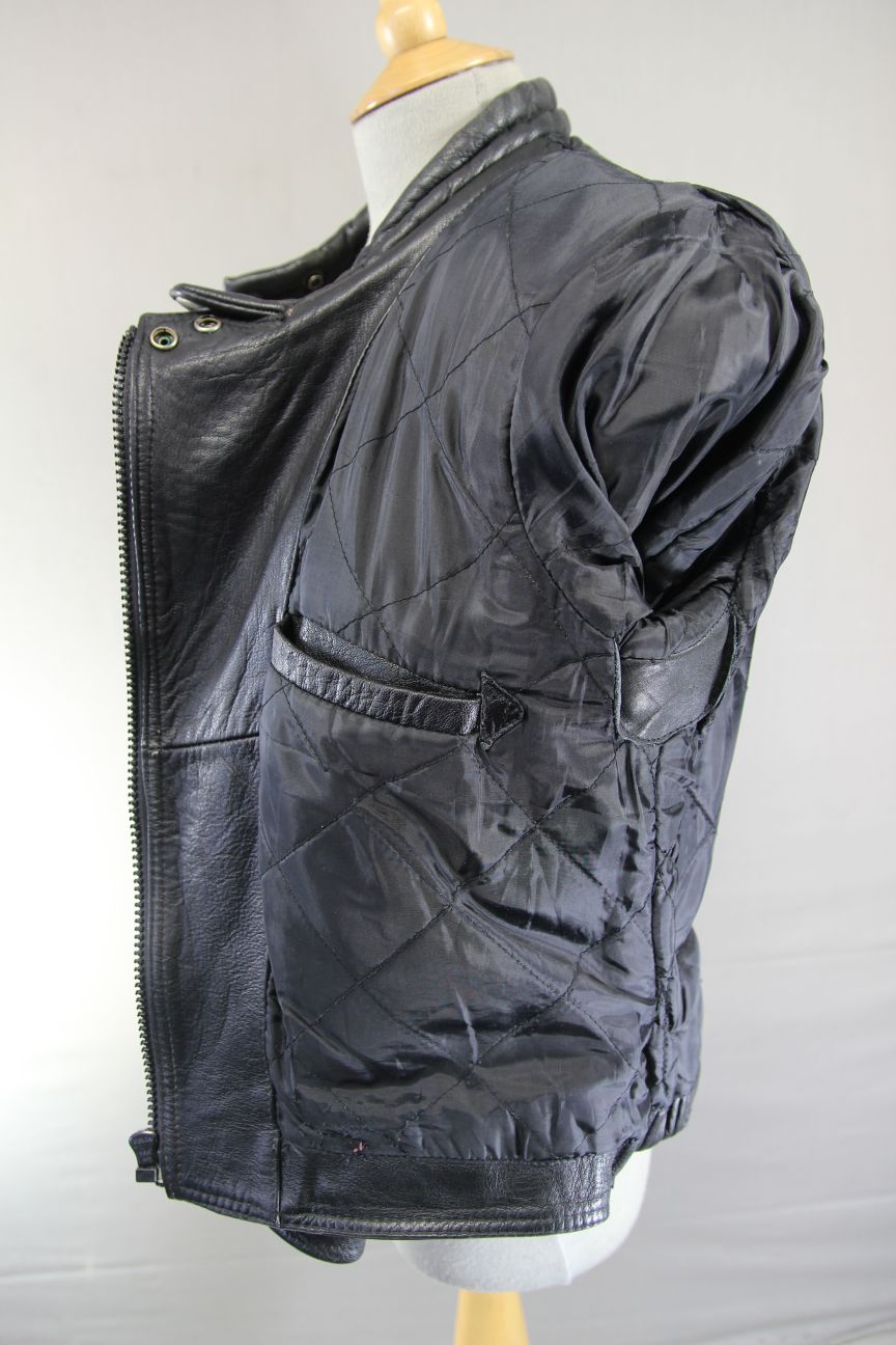 CLASSIC J&S LEATHERS BLACK BIKER JACKET: SIZE 10/34 INCH CHEST