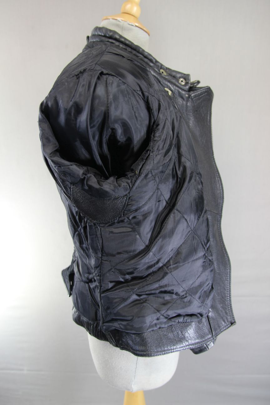 CLASSIC J&S LEATHERS BLACK BIKER JACKET: SIZE 10/34 INCH CHEST