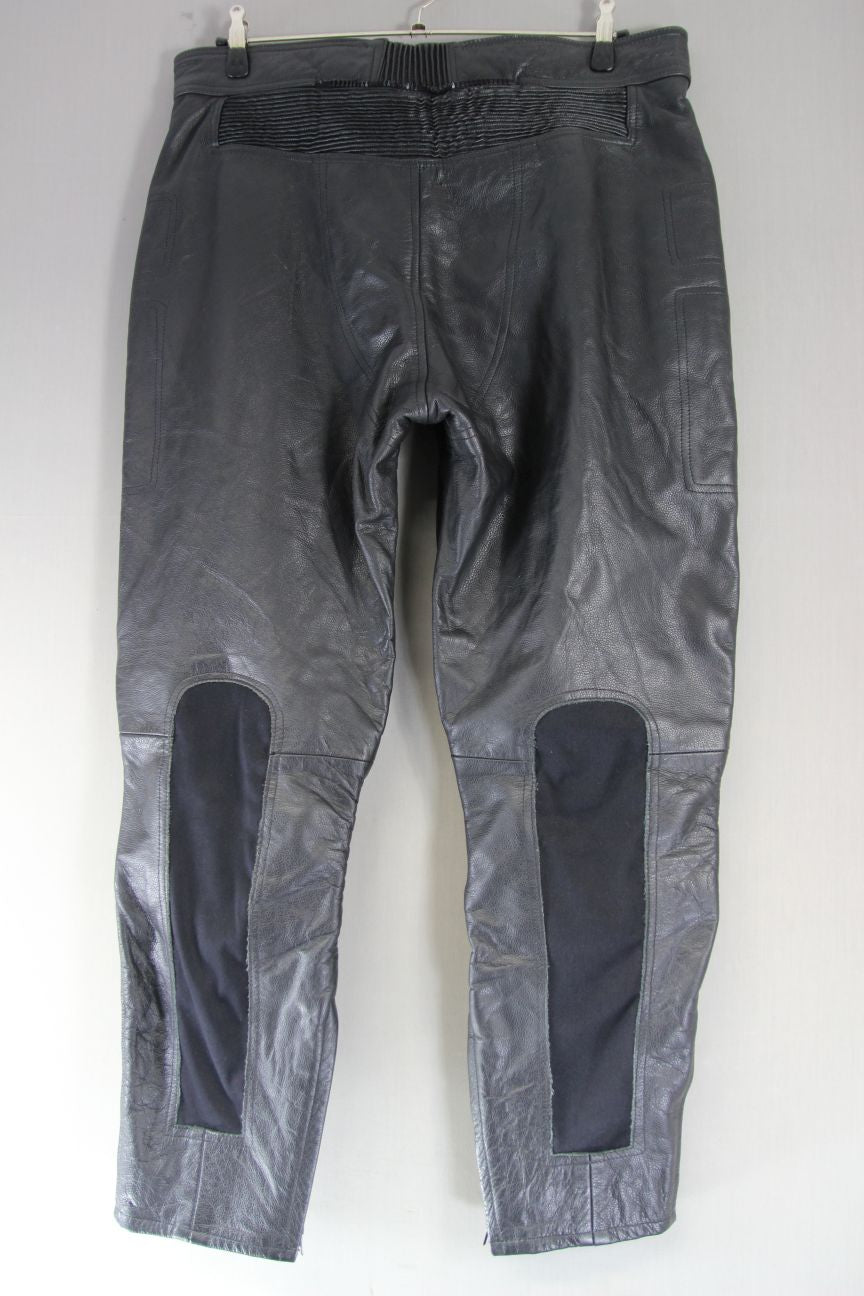 MAX MPH BLACK LEATHER BIKER TROUSERS + HIP & KNEE CE ARMOUR: WAIST 40IN/LEG 31IN