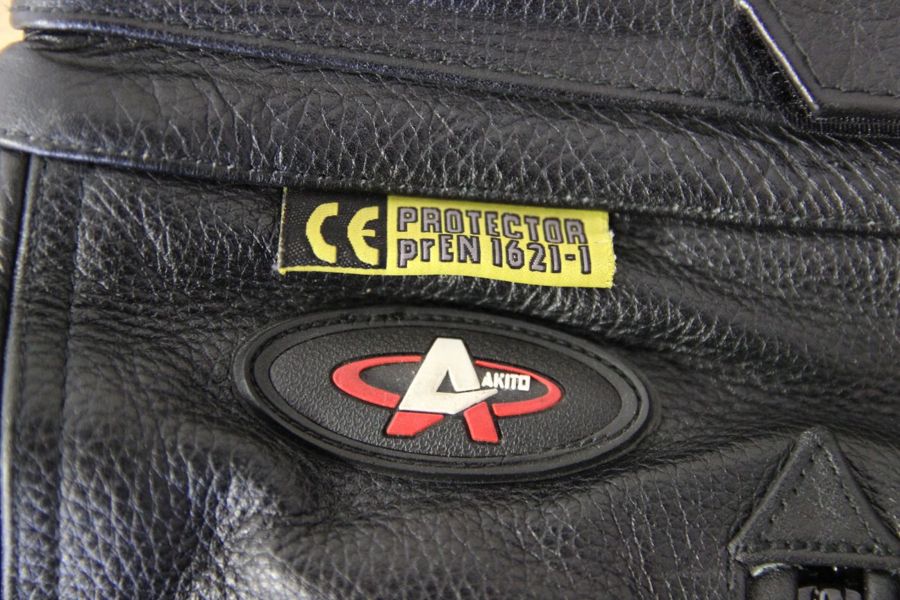AKITO BLACK LEATHER BIKER TROUSERS + HIP/KNEE CE ARMOUR SIZE 16 WAIST 32/LEG 30"