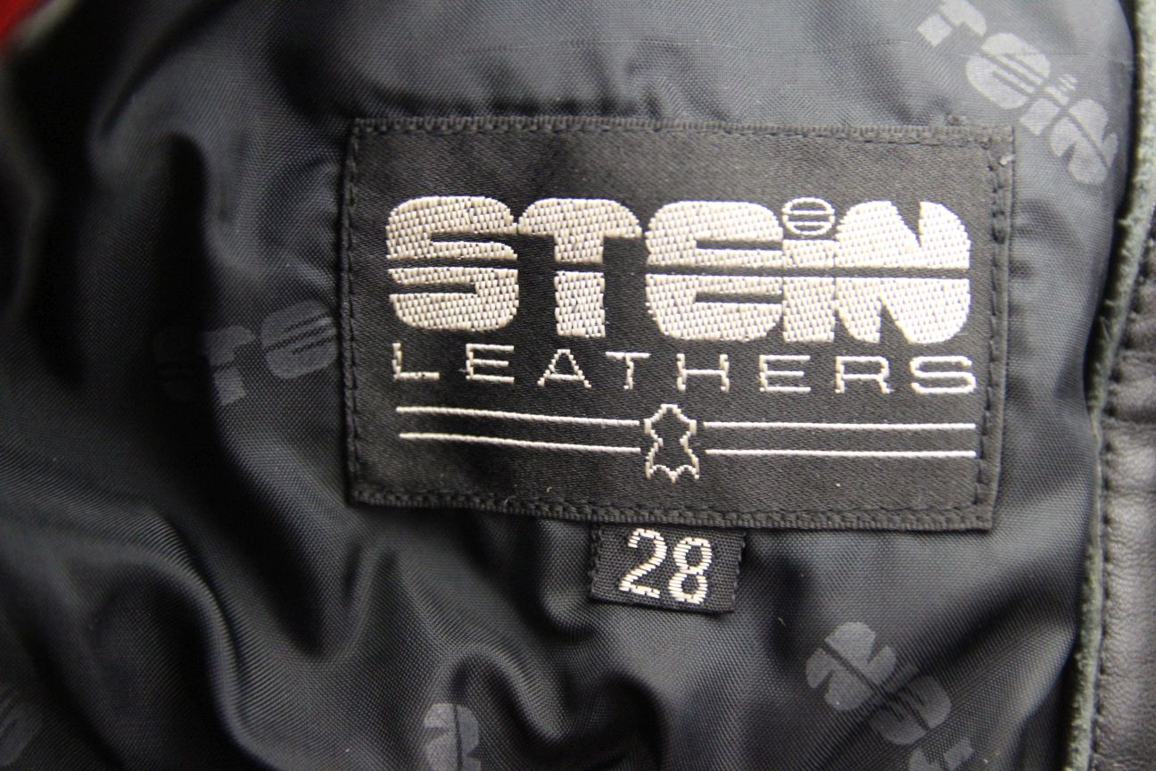 VINTAGE STEIN BLACK & RED LEATHER BIKER TROUSERS: WAIST 28 IN/INSIDE LEG 30 IN