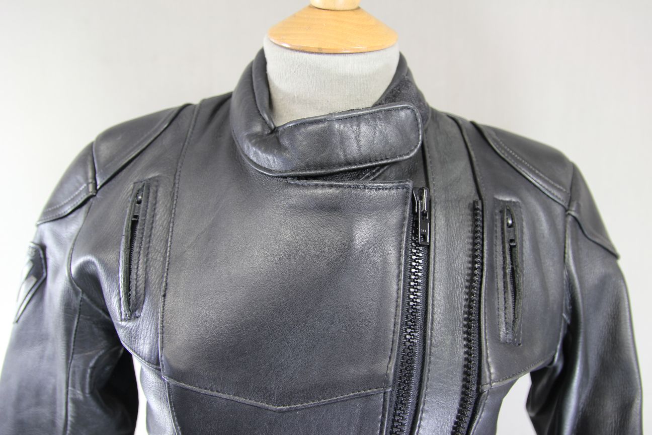 FRANK THOMAS ARMASPORT BLACK LEATHER LADIES BIKER JACKET: SIZE 12/34 INCH CHEST