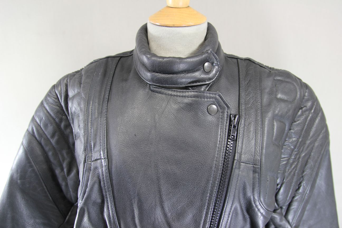 CLASSIC SKIN BLACK COWHIDE LEATHER LADIES BIKER JACKET 40 INCH CHEST/XL