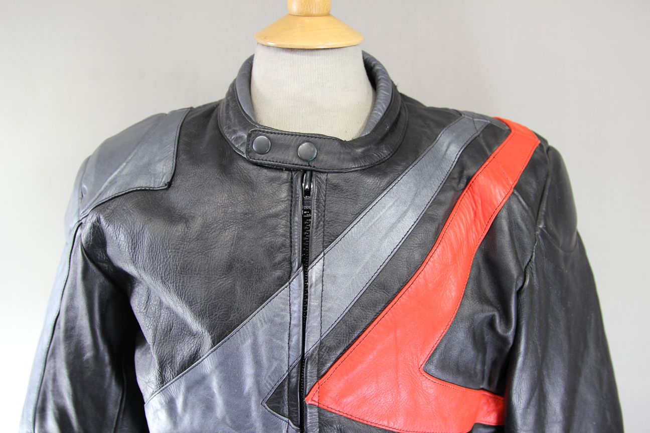 BLACK, SILVER, RED & BLUE LEATHER BIKER JACKET WITH REMOVABLE BACK PROTECTOR 42"