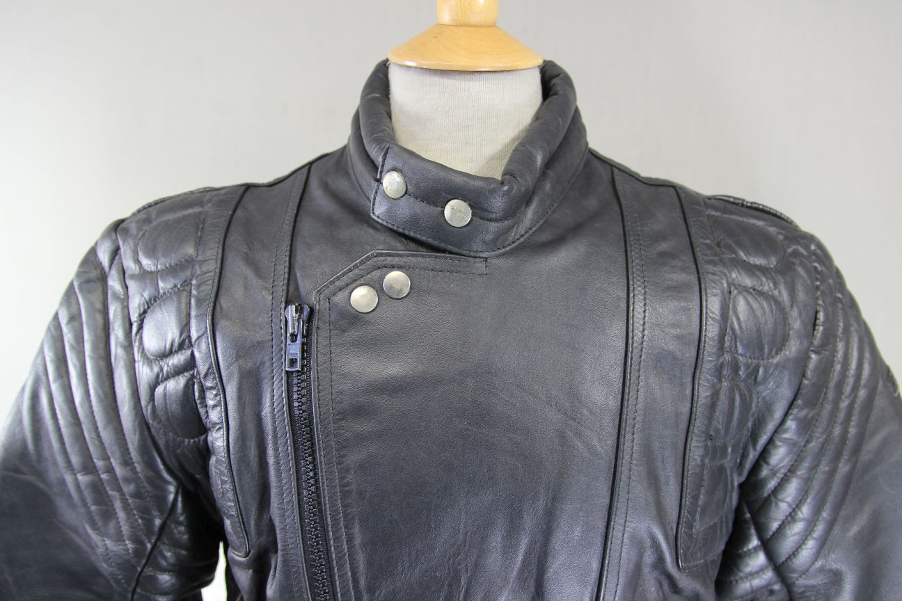 CLASSIC BLACK LEATHER BIKER JACKET 40 INCH CHEST/MEDIUM