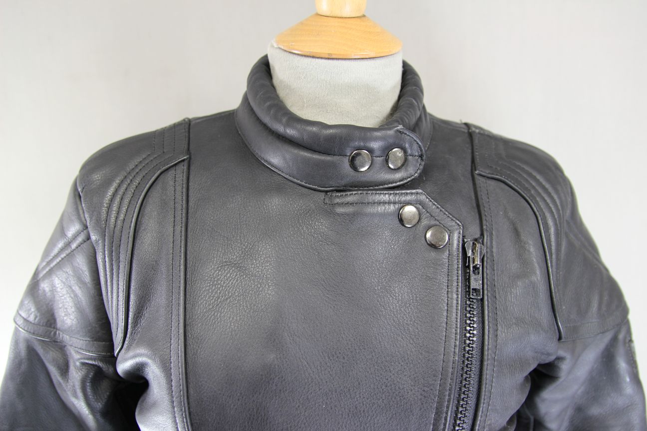 CLASSIC JTS BLACK LEATHER BIKER JACKET: UK SIZE 10/US SIZE XS/EUROPEAN SIZE 34