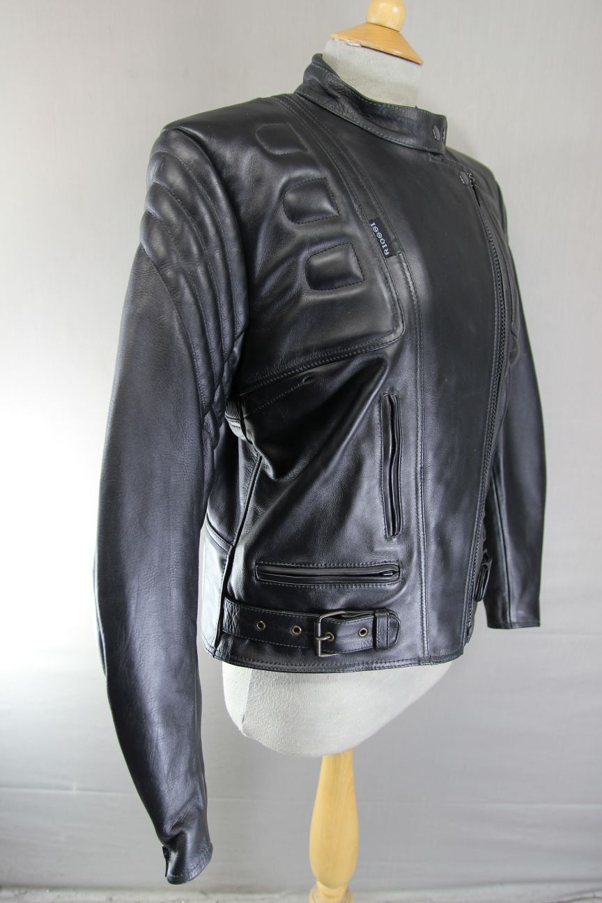 RIOSSI BRITISH DESIGNED & STYLED BLACK COWHIDE LEATHER BIKER JACKET: SIZE 18