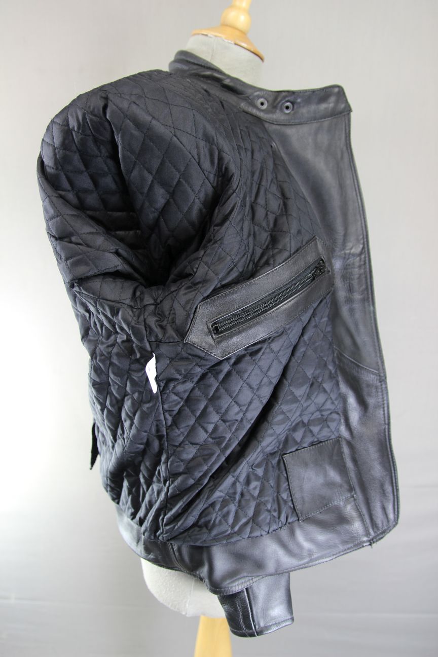 RIOSSI BRITISH DESIGNED & STYLED BLACK COWHIDE LEATHER BIKER JACKET: SIZE 18