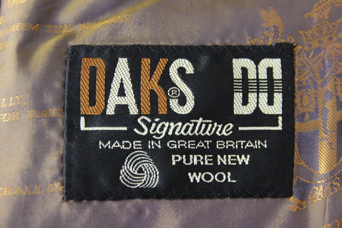 DAKS SIGNATURE BRITISH MADE LADIES EQUESTRIAN DARK BLUE PURE WOOL JACKET SIZE 10