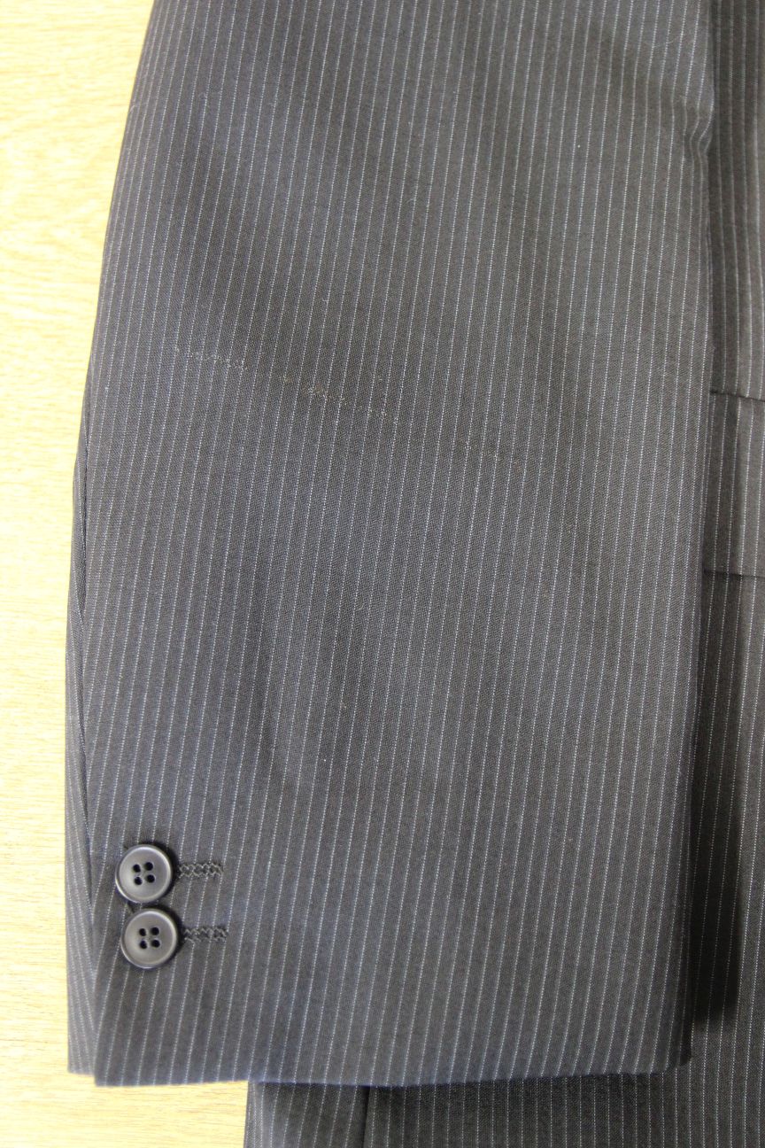 NEW WITH TAGS PIERRE CARDIN PURE WOOL NAVY BLUE PINSTRIPED JACKET 50IN (REG FIT)