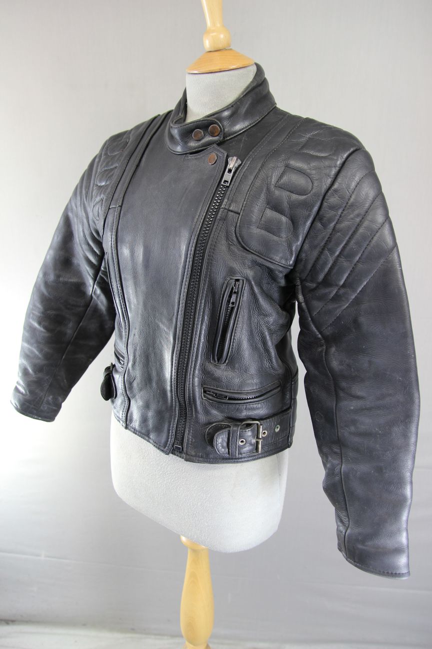 LADIES CLASSIC BLACK LEATHER BIKER JACKET: SIZE 8/30-32 INCH CHEST