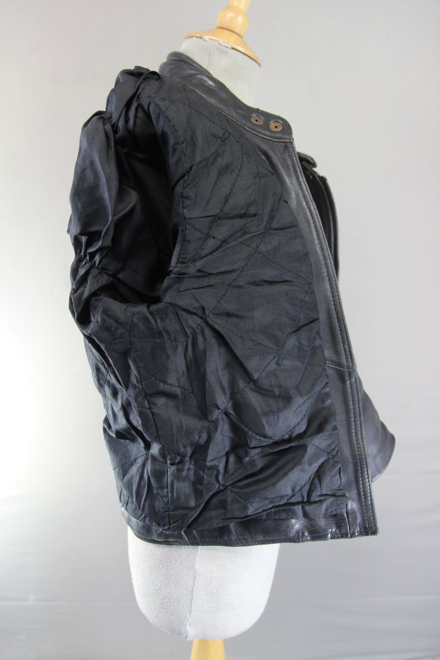LADIES CLASSIC BLACK LEATHER BIKER JACKET: SIZE 8/30-32 INCH CHEST