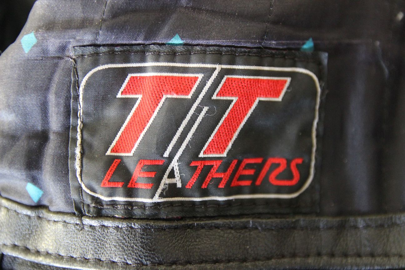 VINTAGE TT LEATHERS CLASSIC BRITISH MADE BLACK BIKER JACKET 36 INCH CHEST