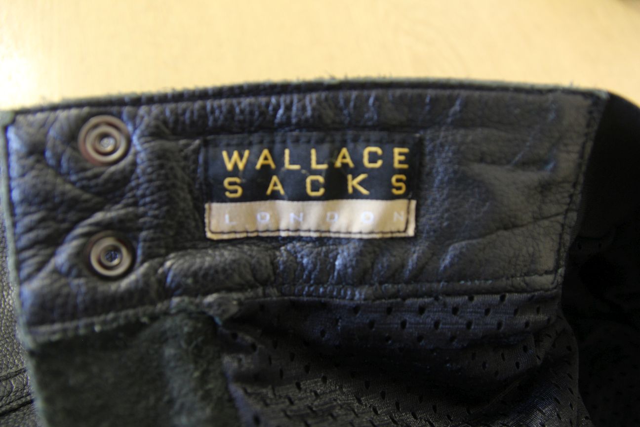 WALLACE SACKS LONDON LEATHER BIKER TROUSERS: WAIST 34-36 INCH/INSIDE LEG 32 INCH