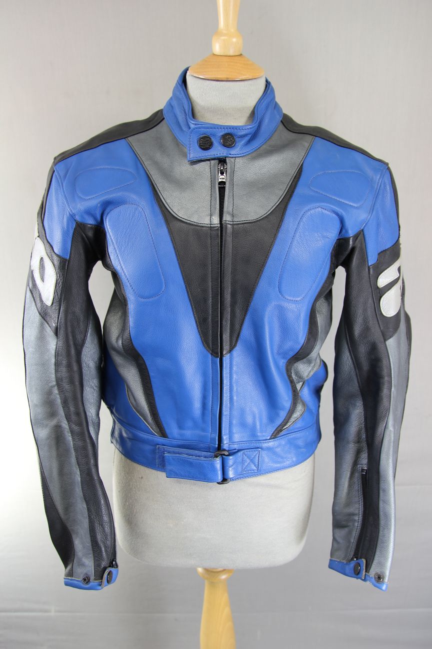 AXO SILVER, BLACK & BLUE LEATHER BIKER JACKET WITH SHOULDER & ELBOW ARMOUR 36 IN
