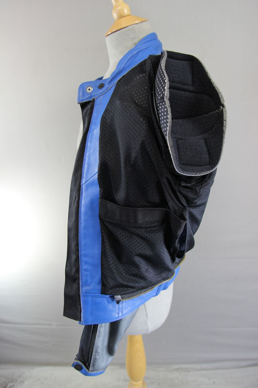 AXO SILVER, BLACK & BLUE LEATHER BIKER JACKET WITH SHOULDER & ELBOW ARMOUR 36 IN