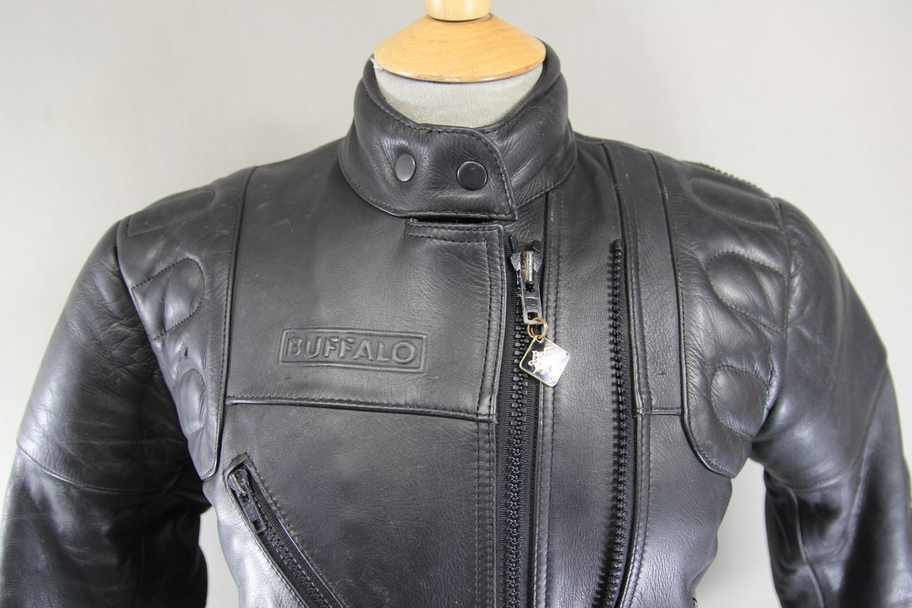 BUFFALO LADIES CLASSIC BLACK LEATHER BIKER JACKET: SIZE 10/32-34 INCH CHEST