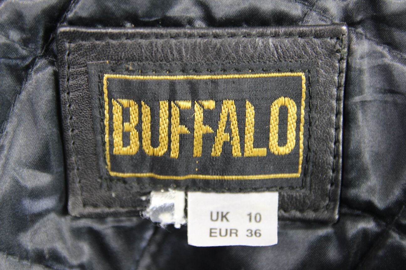 BUFFALO LADIES CLASSIC BLACK LEATHER BIKER JACKET: SIZE 10/32-34 INCH CHEST