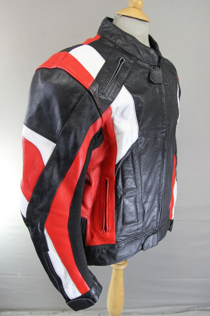 TEXPEED BLACK, RED & WHITE LEATHER BIKER JACKET WITH CE ARMOUR 44-46 IN/X LARGE