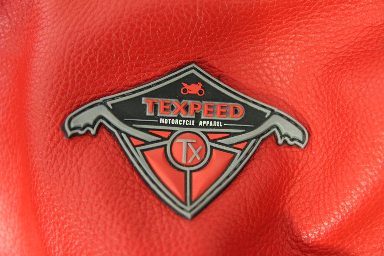 TEXPEED BLACK, RED & WHITE LEATHER BIKER JACKET WITH CE ARMOUR 44-46 IN/X LARGE