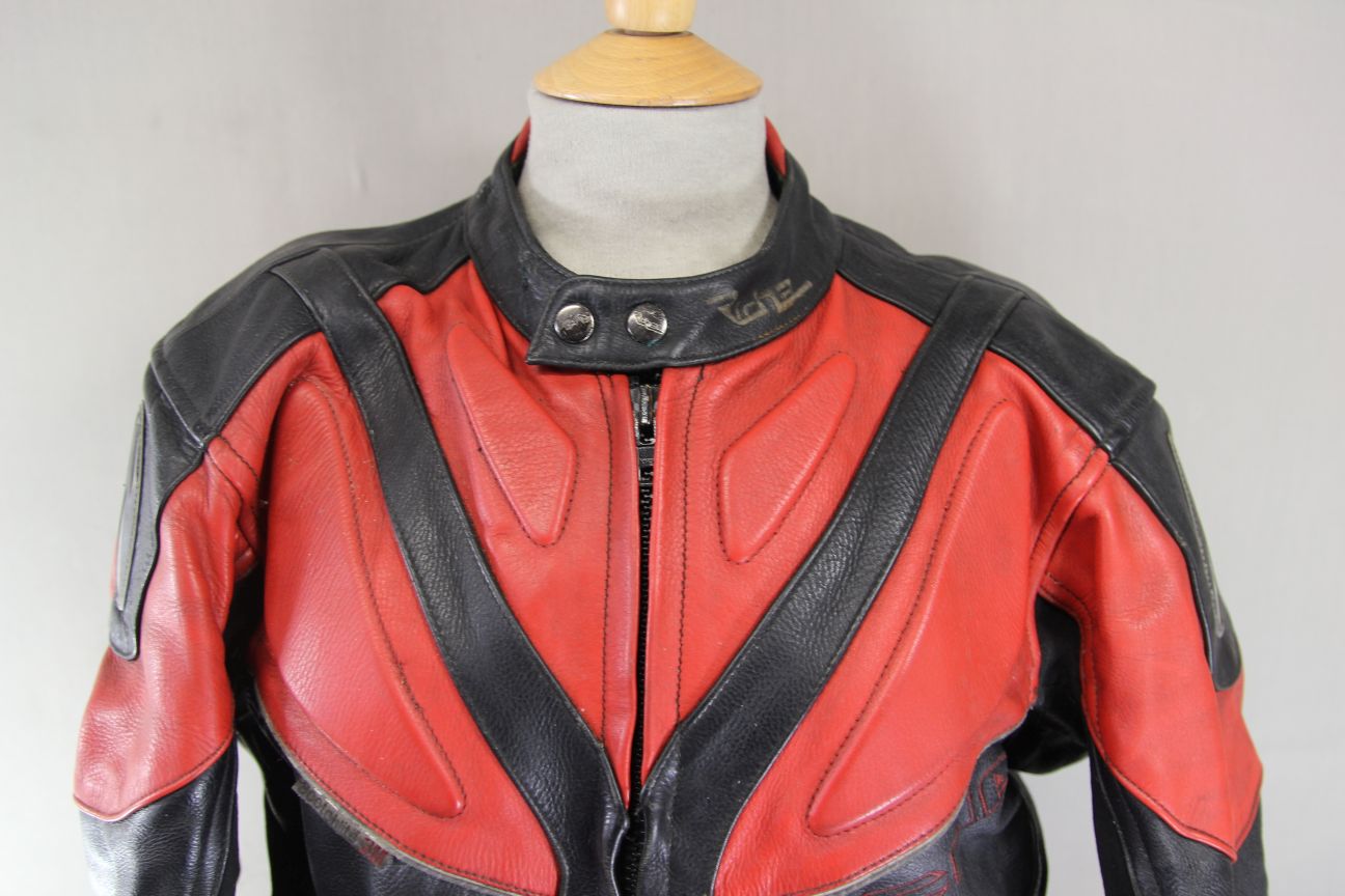 RICHA BLACK, RED & SILVER LEATHER BIKER JACKET WITH REMOVABLE CE ARMOUR: 40 INCH