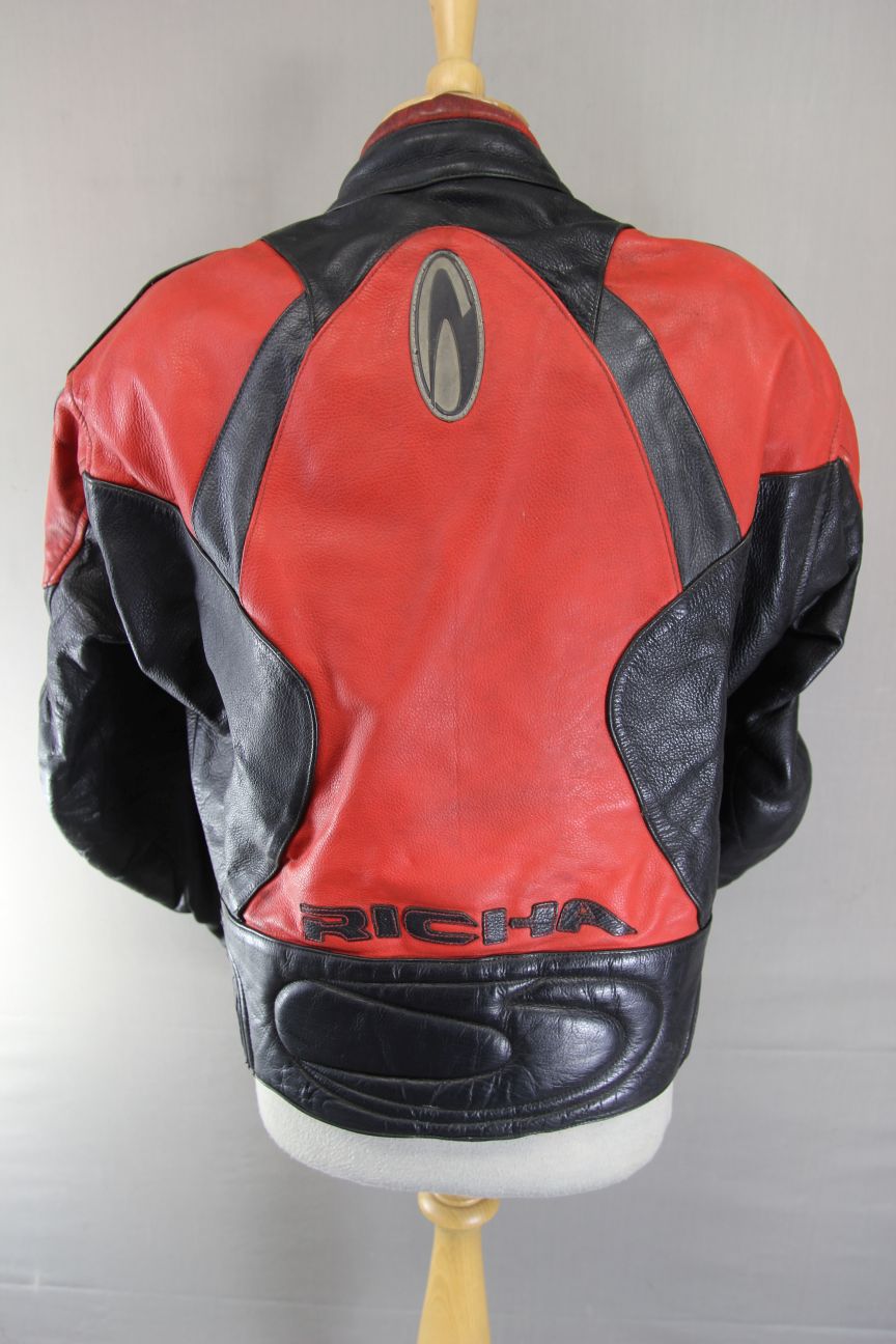 RICHA BLACK, RED & SILVER LEATHER BIKER JACKET WITH REMOVABLE CE ARMOUR: 40 INCH