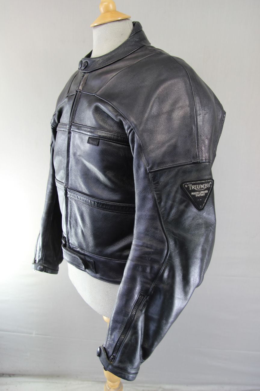 TRIUMPH TRIPLE CONNECTION CLASSIC BLACK LEATHER BIKER JACKET WITH ARMOUR 44 INCH