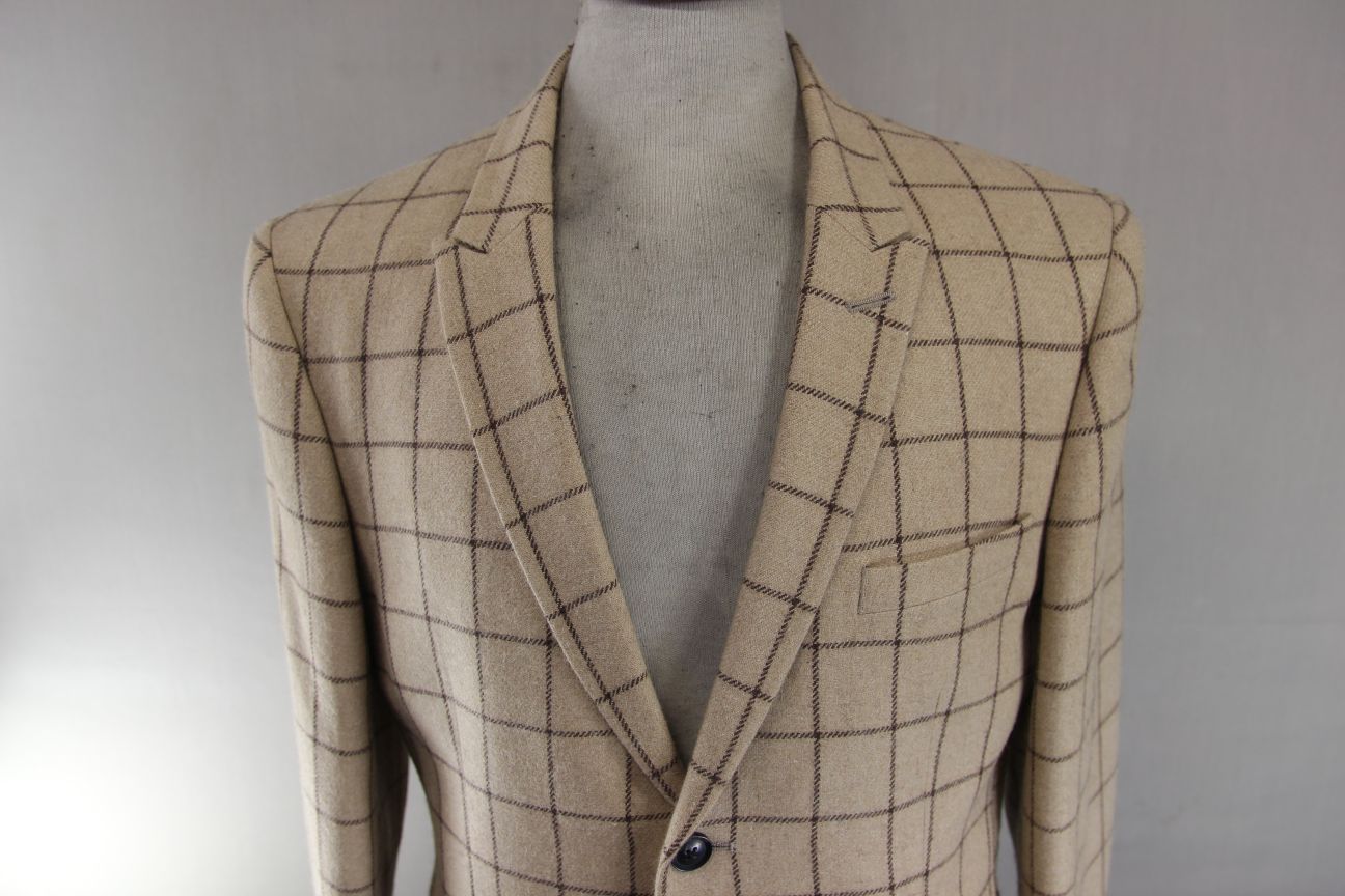 SWEAR & MASON BRAND NEW WITH TAG BEIGE CHECK SUIT: CHEST 38 INCH/WAIST 34 INCH