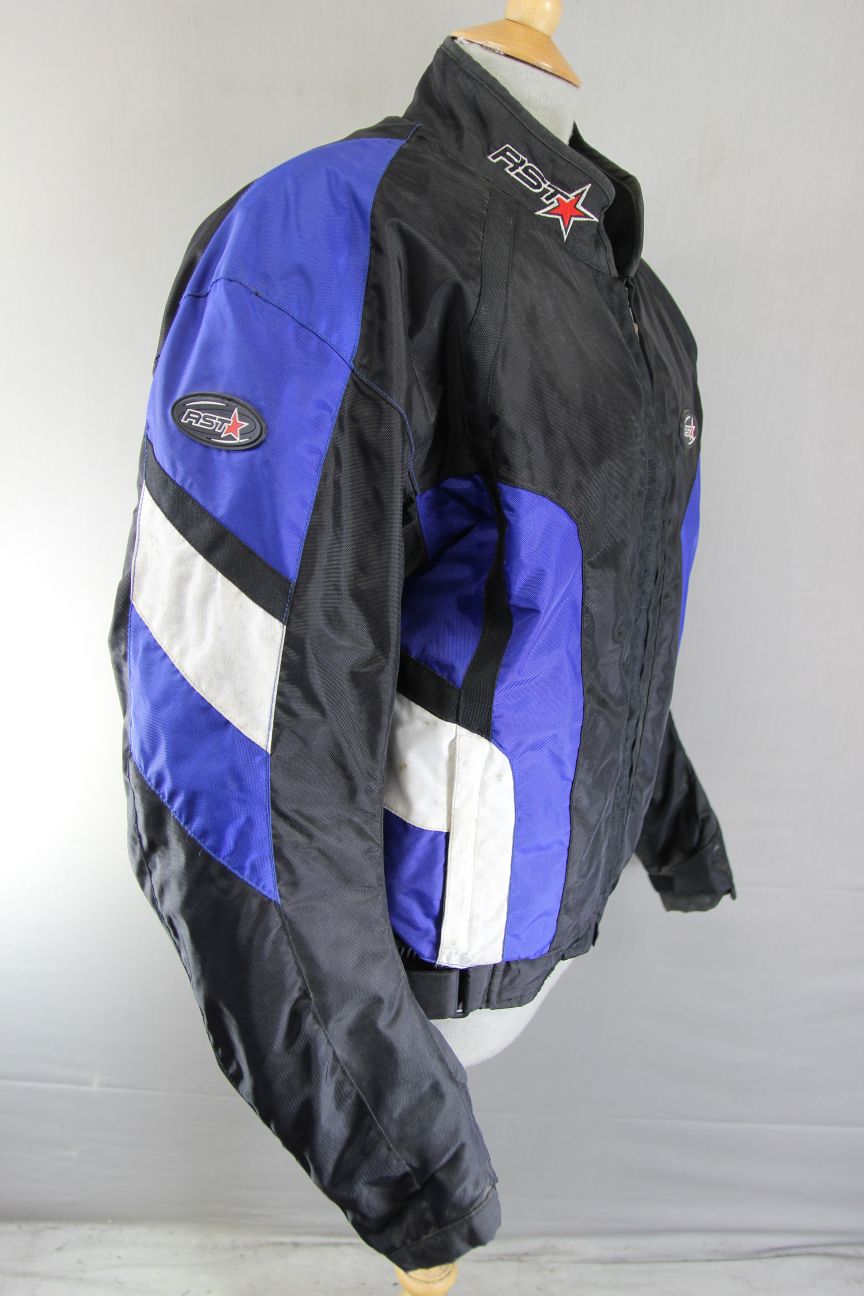 RST BLACK, BLUE & WHITE TEXTILE BIKER JACKET + SHOULDER & ELBOW CE ARMOUR 40IN/M