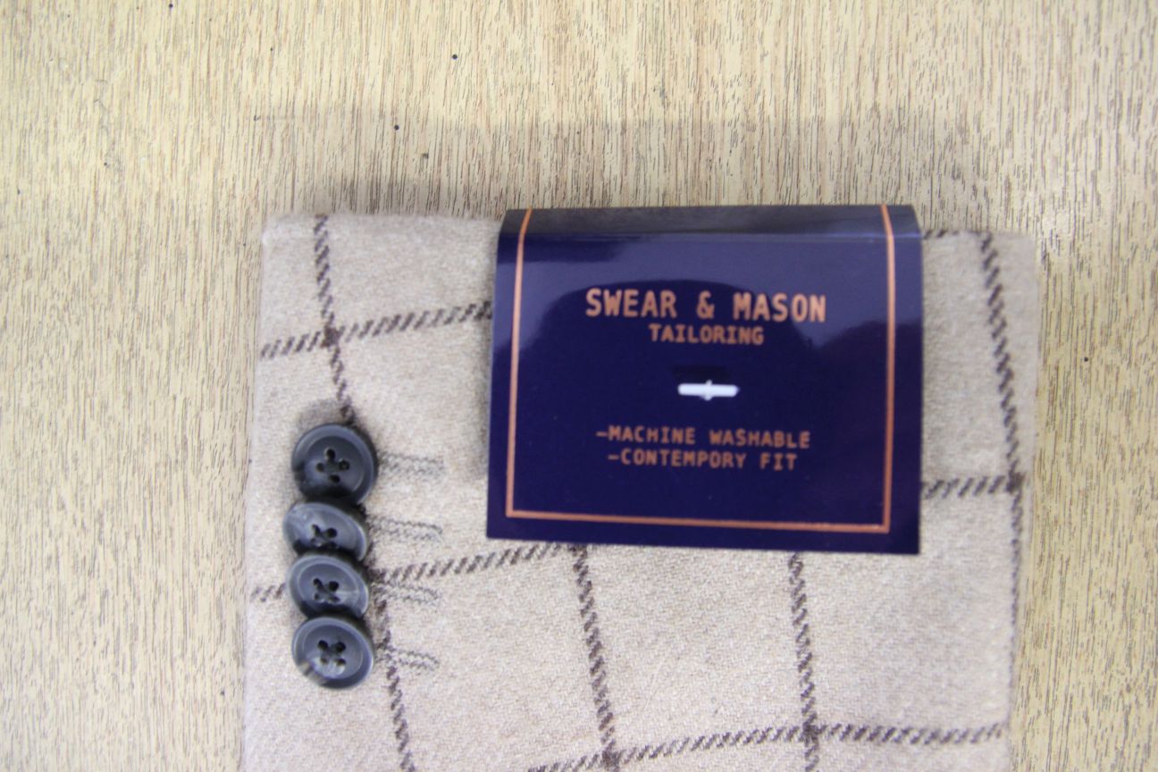 SWEAR & MASON BRAND NEW WITH TAG BEIGE CHECK SUIT: CHEST 38 INCH/WAIST 34 INCH