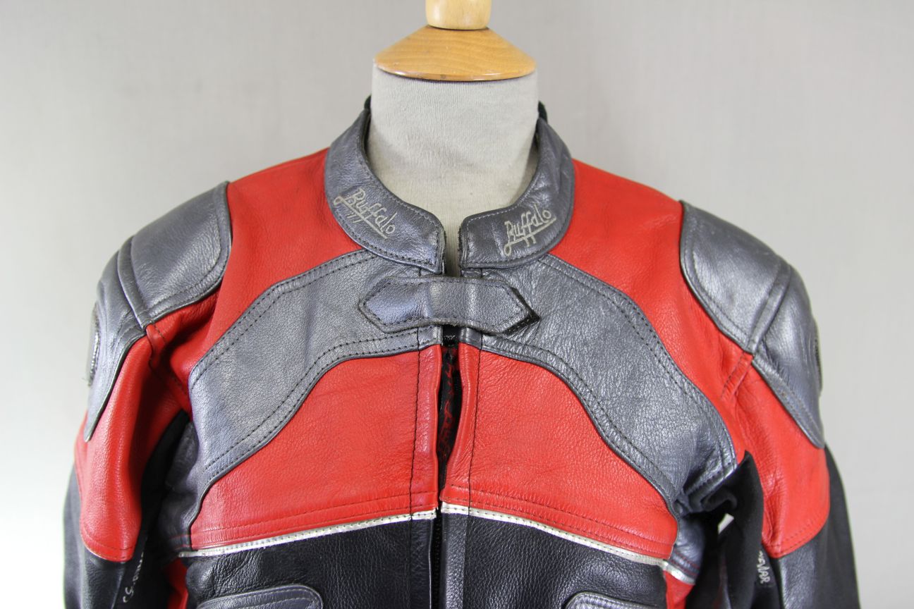 BUFFALO BLACK, RED & SILVER LEATHER BIKER JACKET: SIZE 16/36-38 INCH CHEST