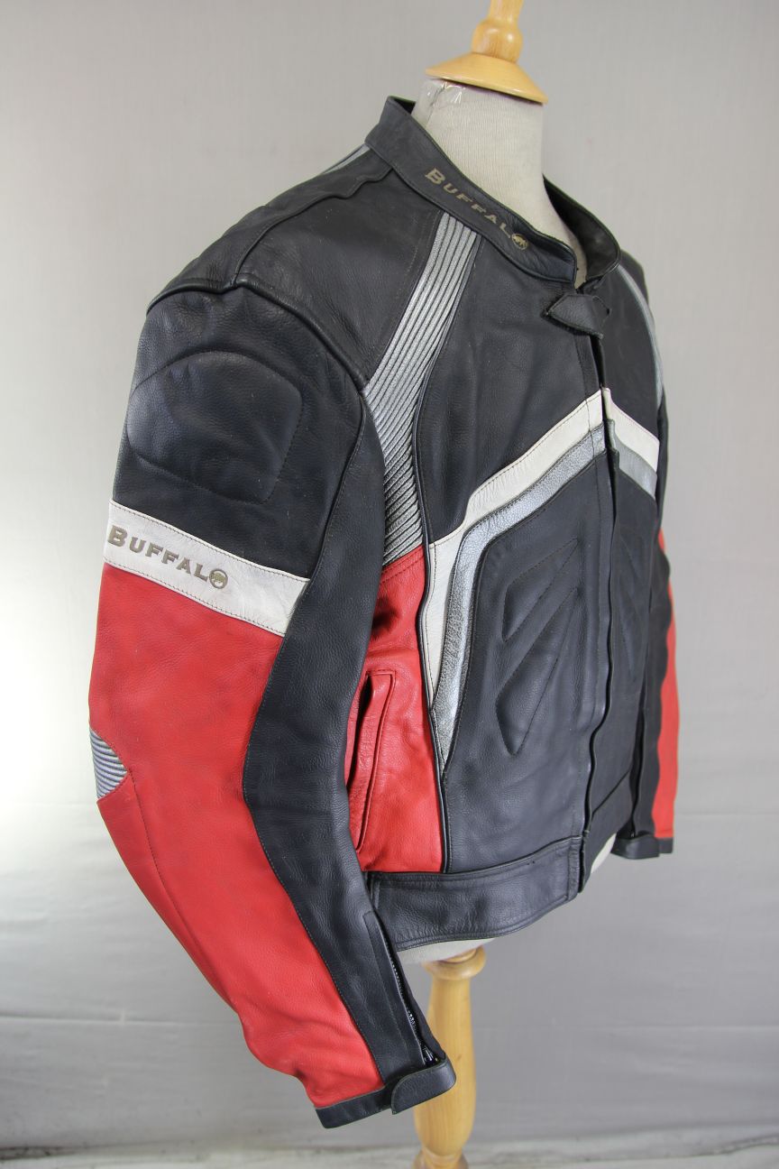 BUFFALO BLACK, RED, SILVER & WHITE LEATHER BIKER JACKET + KNOX CE ARMOUR 46 INCH