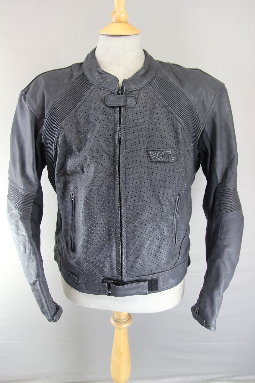 VOTO BLACK LEATHER BIKER JACKET WITH BACK, SHOULDER & ELBOW ARMOUR: 46-48 IN/2XL
