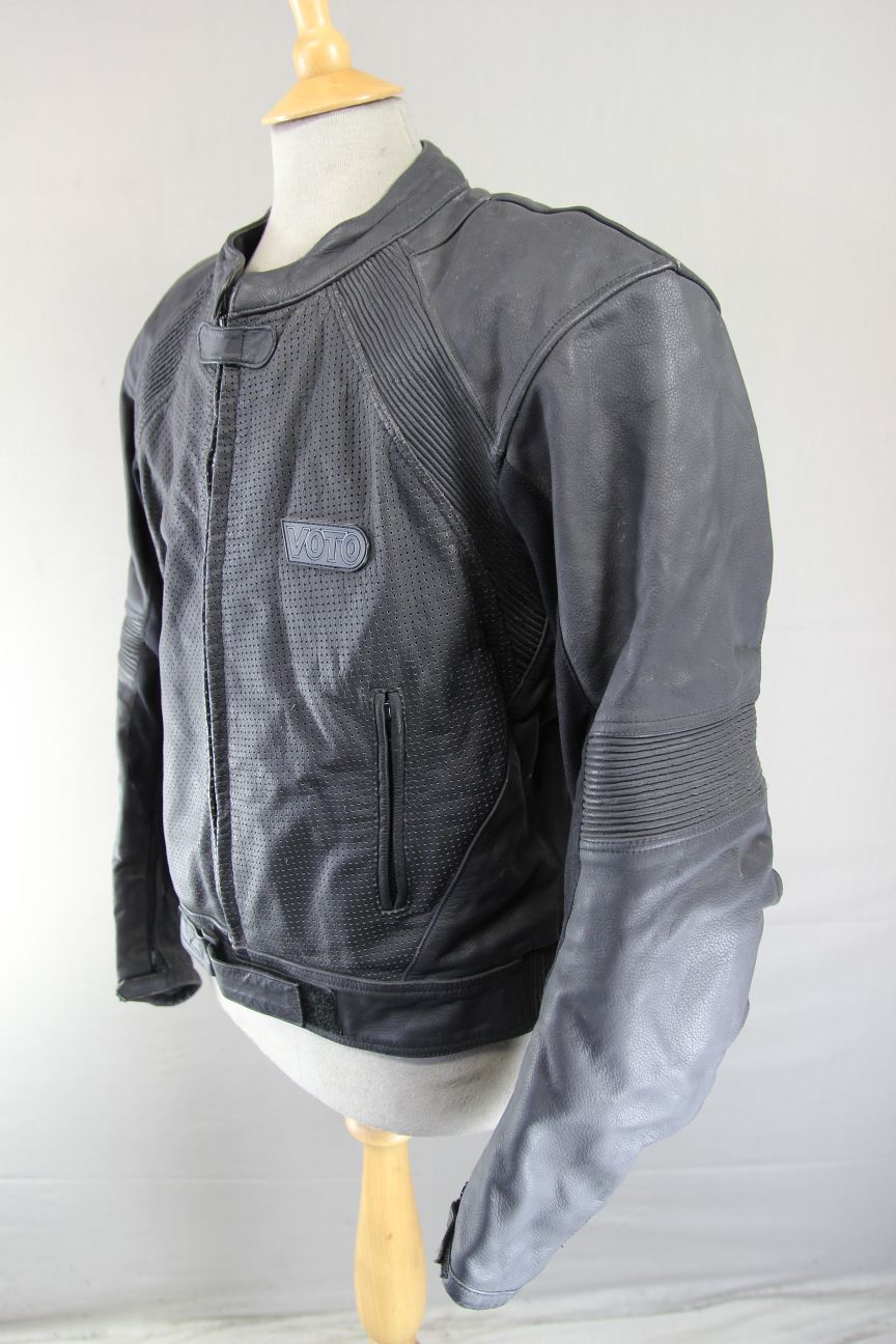 VOTO BLACK LEATHER BIKER JACKET WITH BACK, SHOULDER & ELBOW ARMOUR: 46-48 IN/2XL