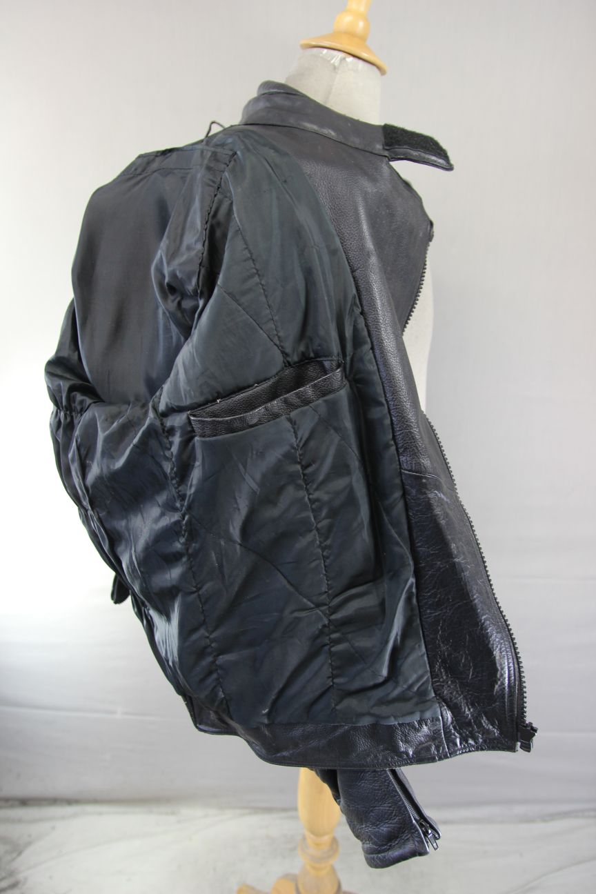 HUNTER CLASS BLACK LEATHER BIKER JACKET WITH REMOVABLE PROTECTORS 46 INCH/XL