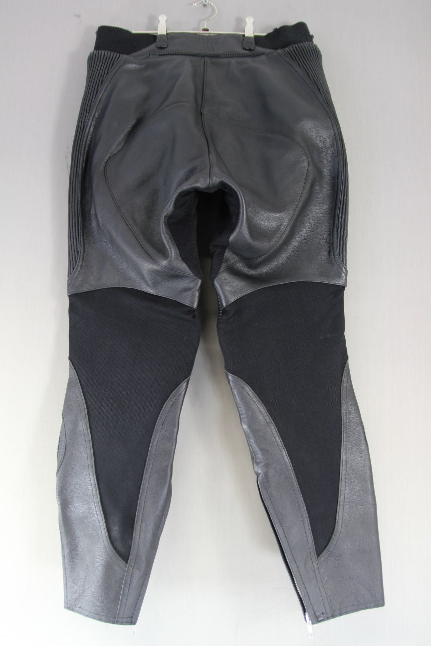 TEKNIC BLACK LEATHER BIKER TROUSERS WITH CE ARMOUR SIZE 12 WAIST 30 IN/LEG 29 IN