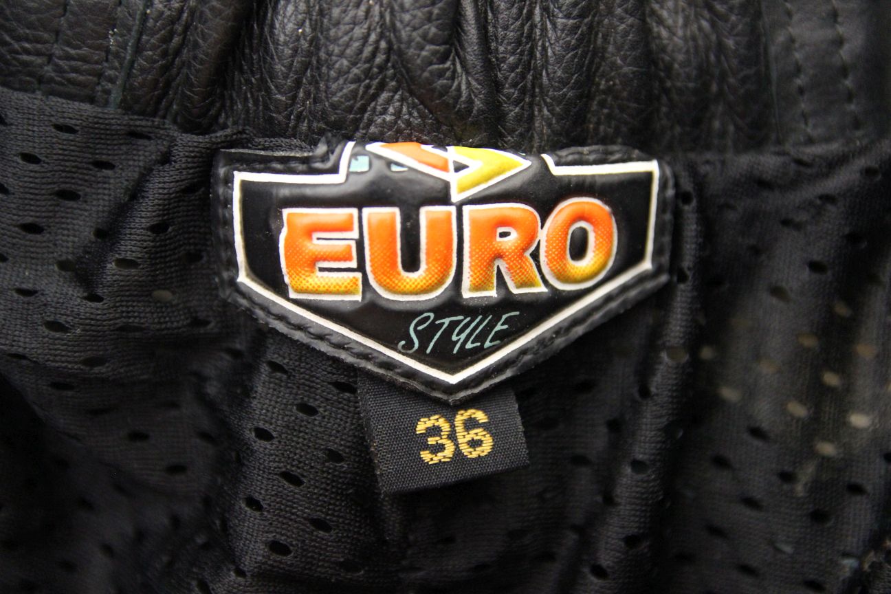 EURO STYLE CLASSIC BLACK LEATHER BIKER TROUSERS WAIST 34-36 IN/INSIDE LEG 28 IN