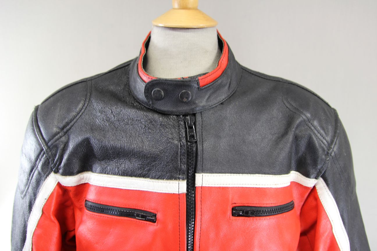 BLACK, RED & WHITE LEATHER BIKER JACKET + BACK, SHOULDER & ELBOW PROTECTORS 42IN