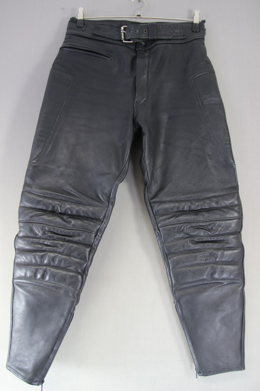 CLASSIC BLACK LEATHER BIKER TROUSERS: WAIST 32 INCHES/INSIDE LEG 28 INCHES