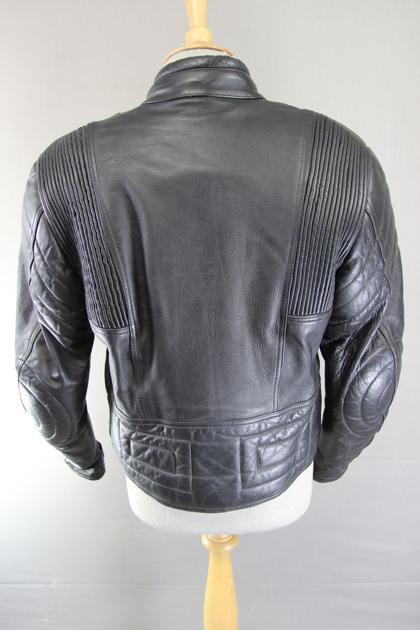 RIOSSI BLACK LEATHER BIKER JACKET WITH BACK, SHOULDER & ELBOW PROTECTORS 36-38IN