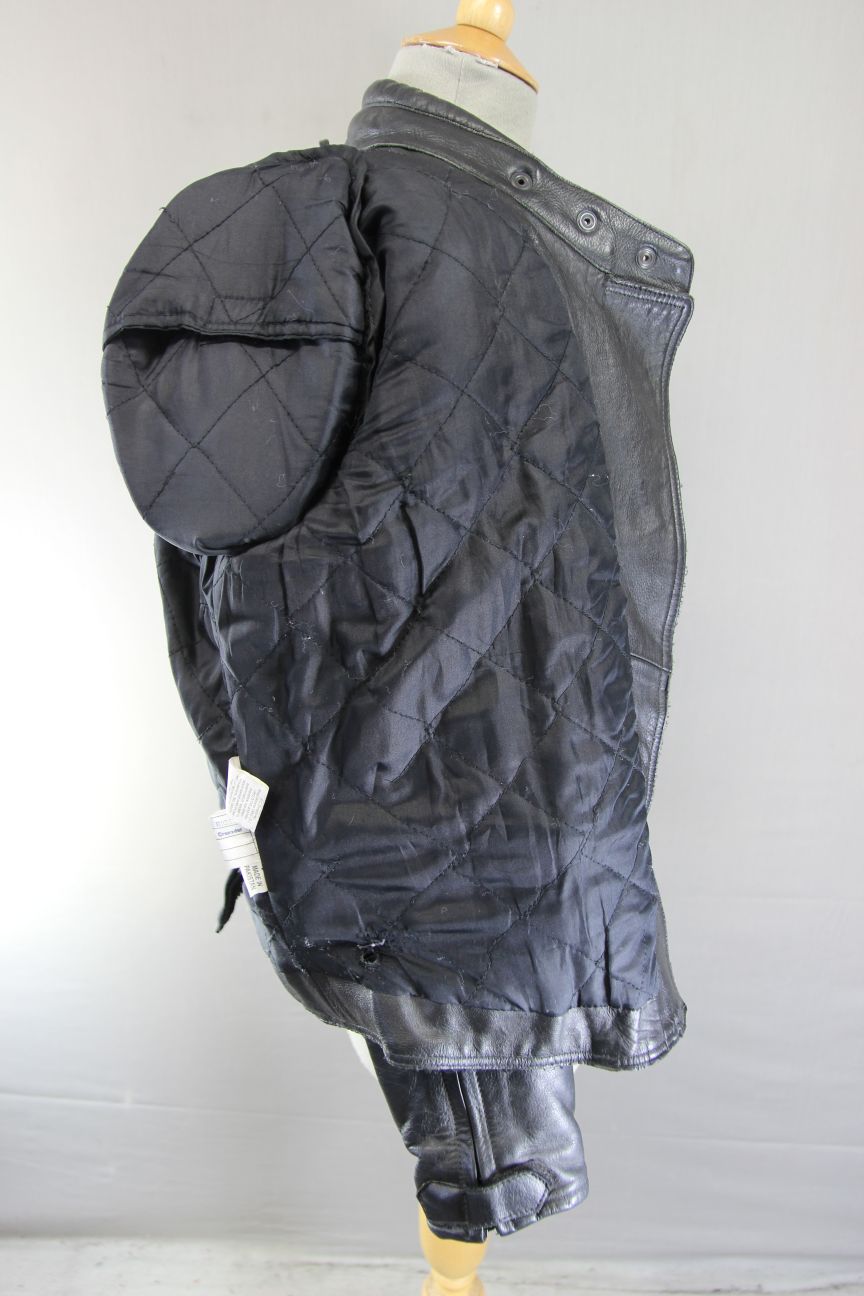 RIOSSI BLACK LEATHER BIKER JACKET WITH BACK, SHOULDER & ELBOW PROTECTORS 36-38IN