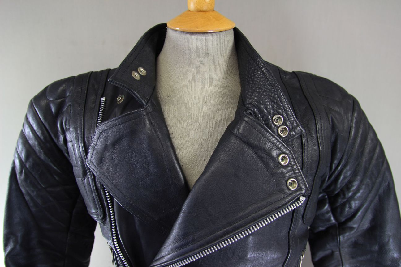 VINTAGE CLASSIC BLACK LEATHER BIKER JACKET 36 INCH CHEST/SMALL