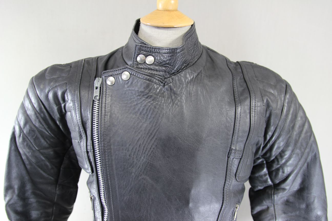 VINTAGE CLASSIC BLACK LEATHER BIKER JACKET 36 INCH CHEST/SMALL