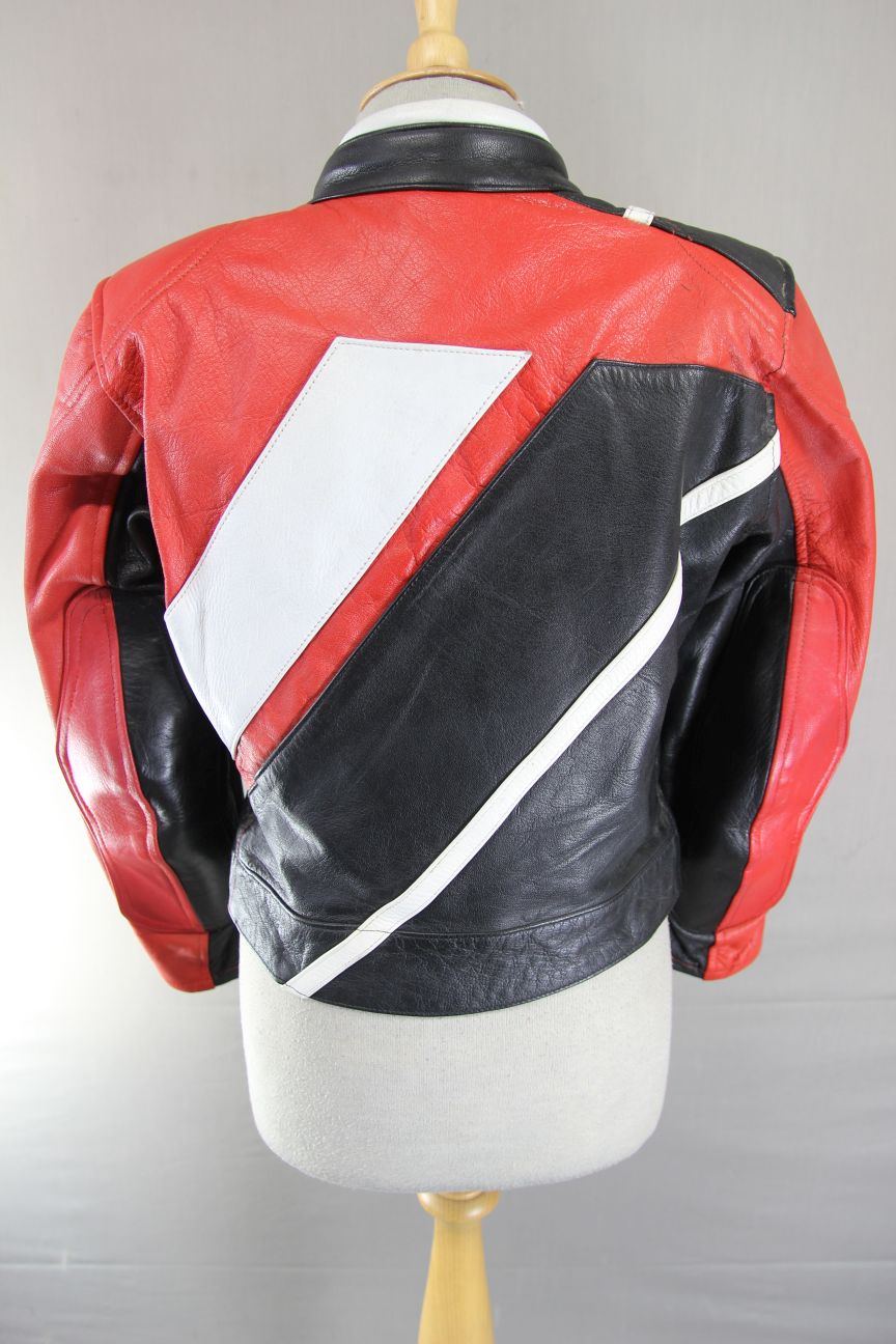 J&S BLACK, RED & WHITE LEATHER BIKER JACKET: SIZE 12 34-36 INCH CHEST